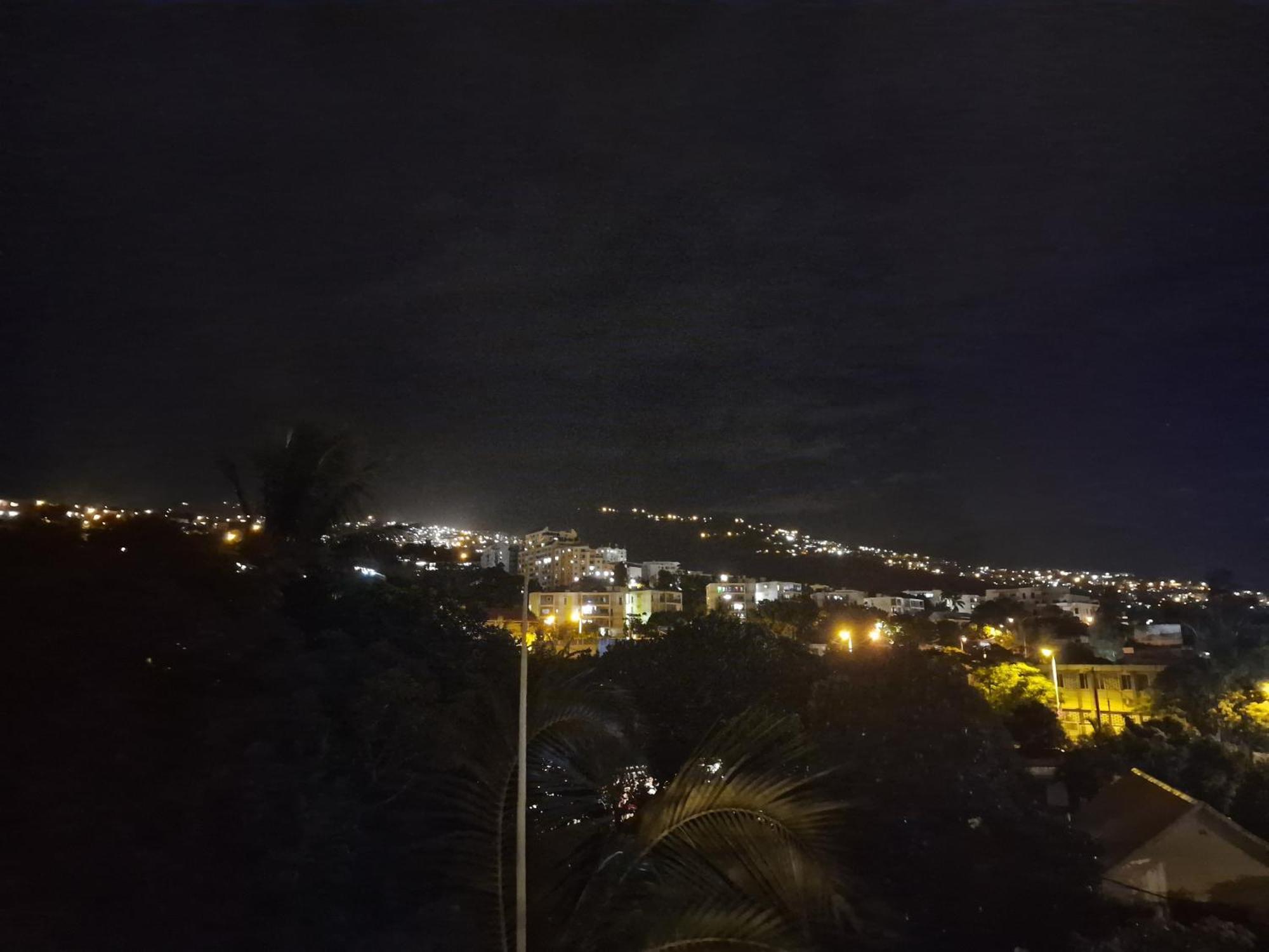 Mont-Vert Exotique - Calme - Vue Et Parking Saint Pierre Dış mekan fotoğraf